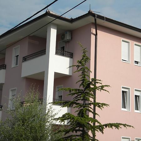 Apartment Srebrni Oblak アランジェロヴァツ エクステリア 写真