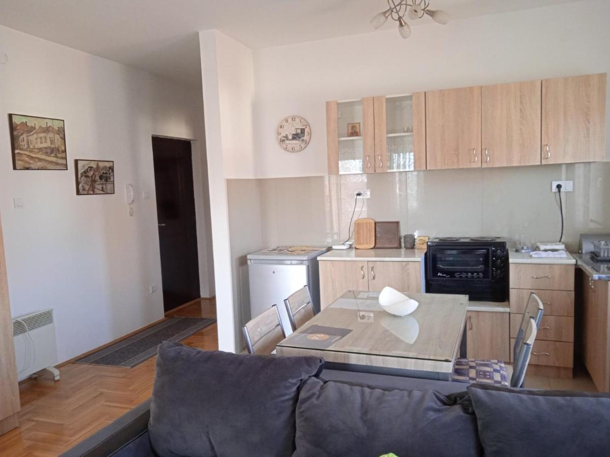 Apartment Srebrni Oblak アランジェロヴァツ エクステリア 写真