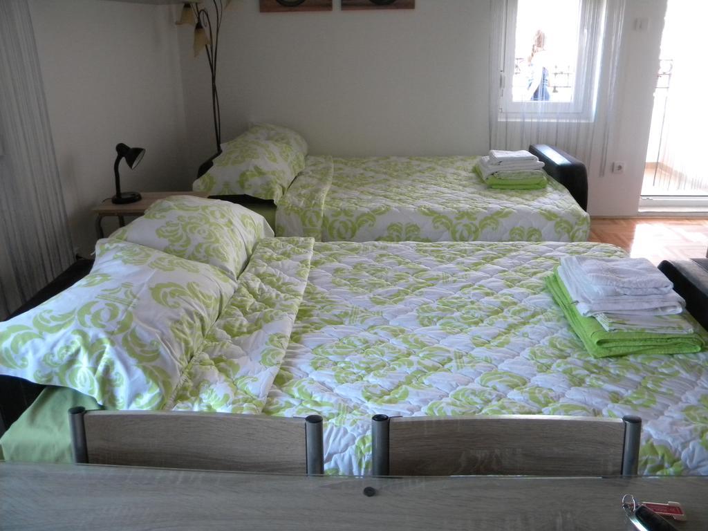 Apartment Srebrni Oblak アランジェロヴァツ エクステリア 写真