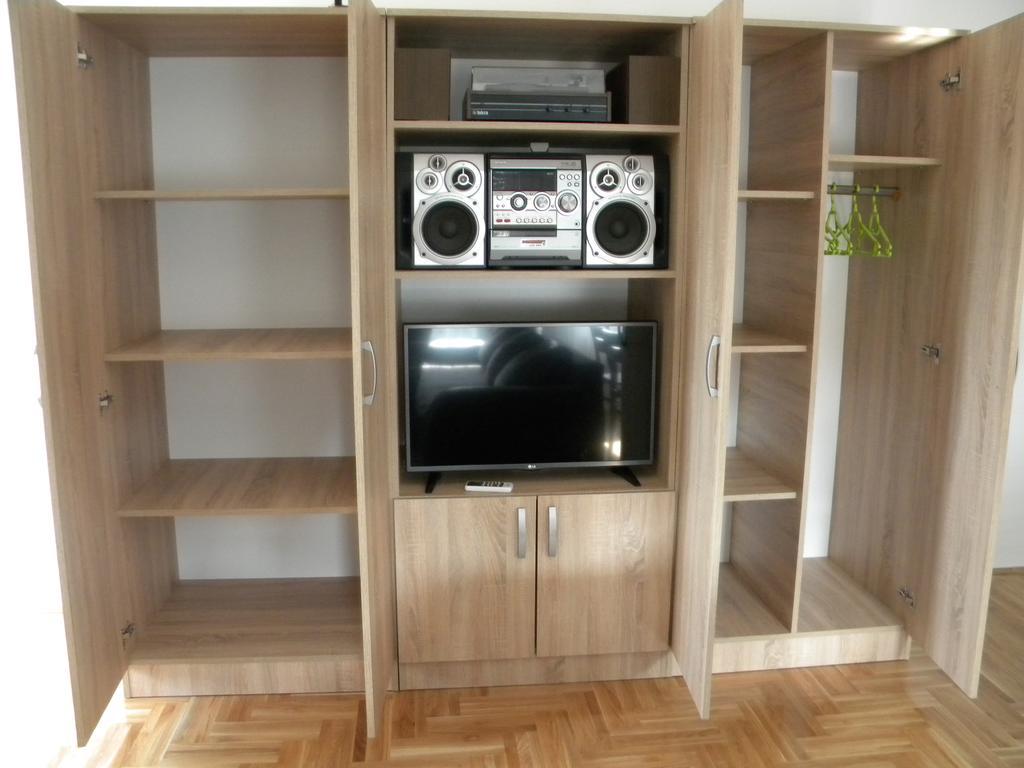 Apartment Srebrni Oblak アランジェロヴァツ エクステリア 写真